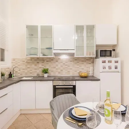 Apartmán Modern And Stylish 2-bedroom In The Center Budapešť