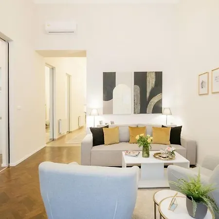 Modern And Stylish 2-bedroom In The Center Budapešť