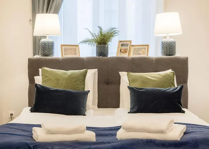 Modern And Stylish 2-bedroom In The Center