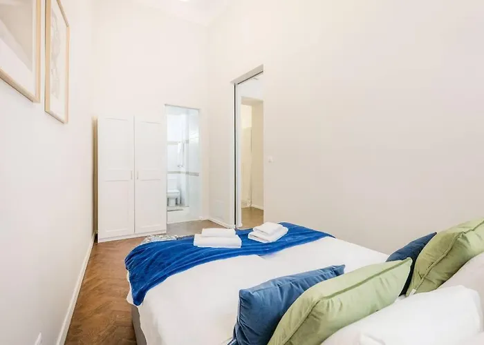 Modern And Stylish 2-bedroom In The Center * Budapest
