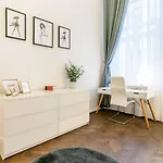 Appartement Modern And Stylish 2-bedroom In The Center *