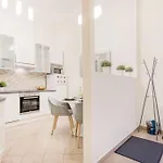 Modern And Stylish 2-bedroom In The Center Appartement