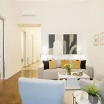 Modern And Stylish 2-bedroom In The Center Budapest